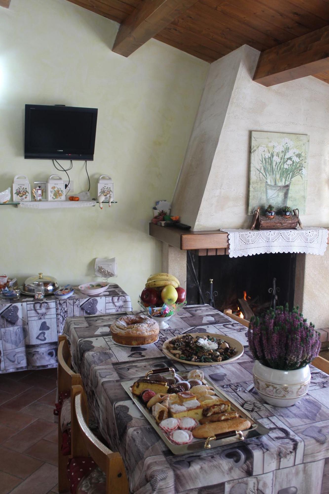 Medieval Village Of Pacentro Kültér fotó