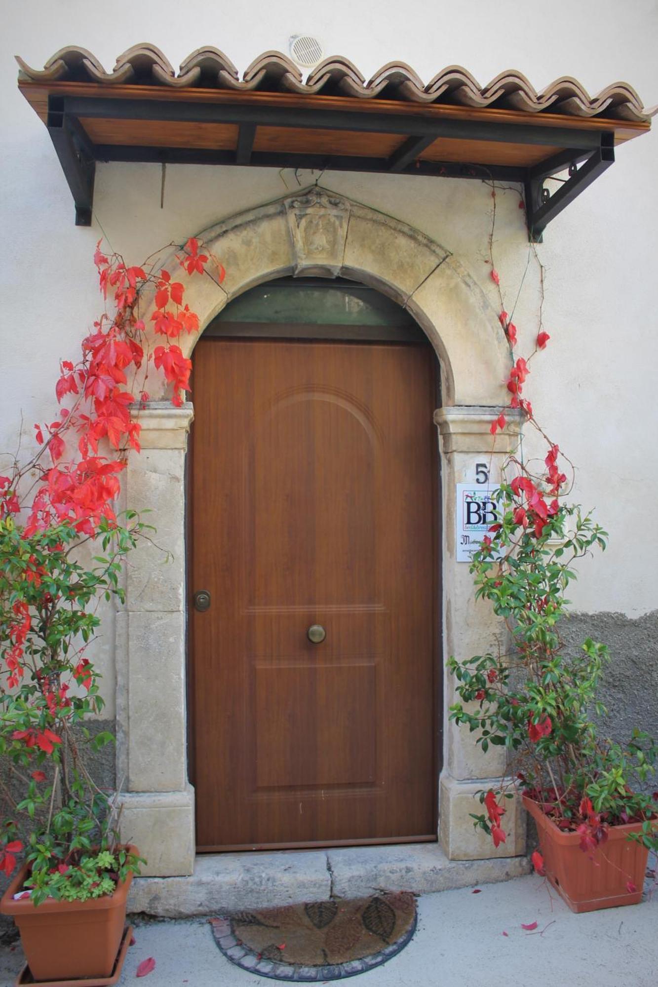 Medieval Village Of Pacentro Kültér fotó